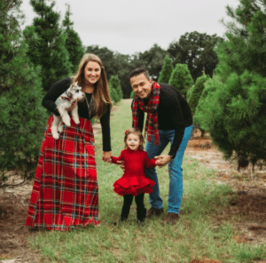 Affordable Christmas Family Photo Outfits on Amazon - Very Easy Makeup