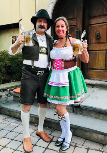 Beer & Wine Halloween Couples Costumes - Funny Adult Drinking Alcohol  Outfits