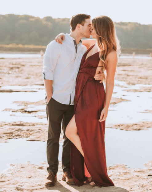fall engagement photo ideas for outside photos and dress for engagement beach photos in the fall