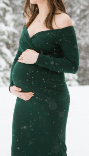 Christmas Maternity Shoot Idea with Snow