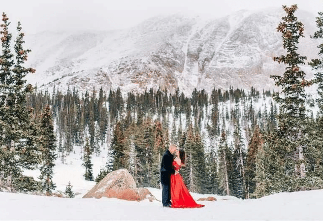 Winter Engagement Photoshoot in the Mountains with Snow