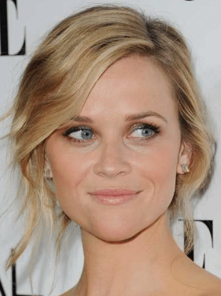 Eyebrows by Reese Witherspoon with example of what not to do when plucking eyebrows at home
