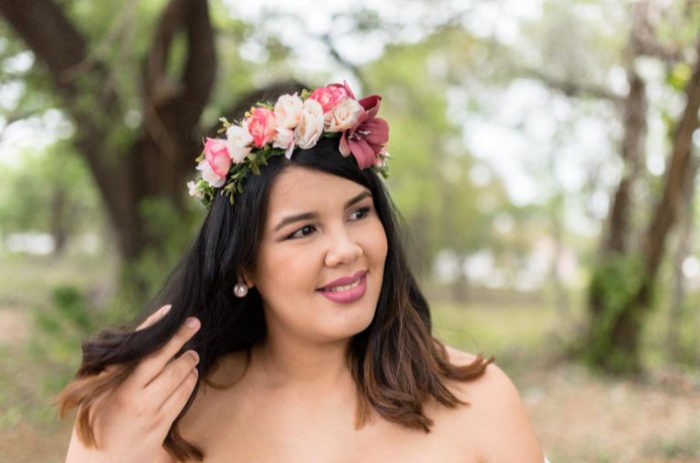 floral headband for maternity photoshoot