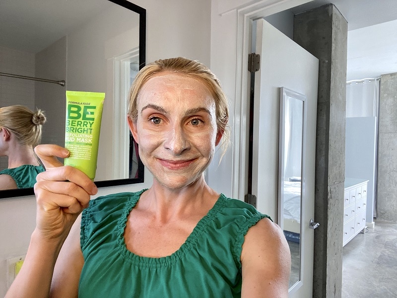 Be Berry Bright Mud Mask on Girl from Very Easy Makeup