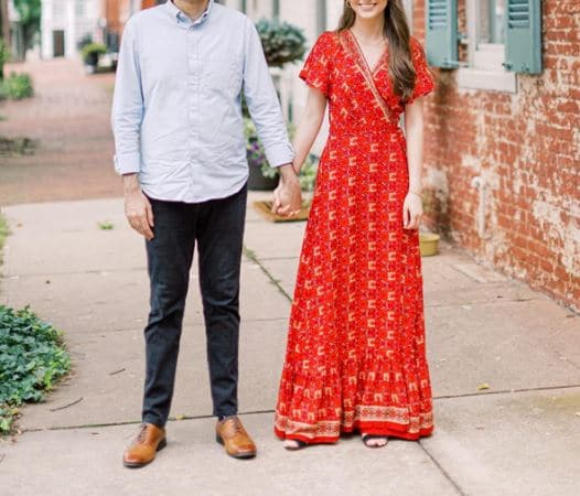summer engagement photo outfits for her and him