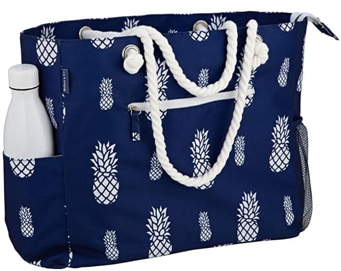 Robyn&Co large waterproof beach bag with zipper in navy blue with white pineapples