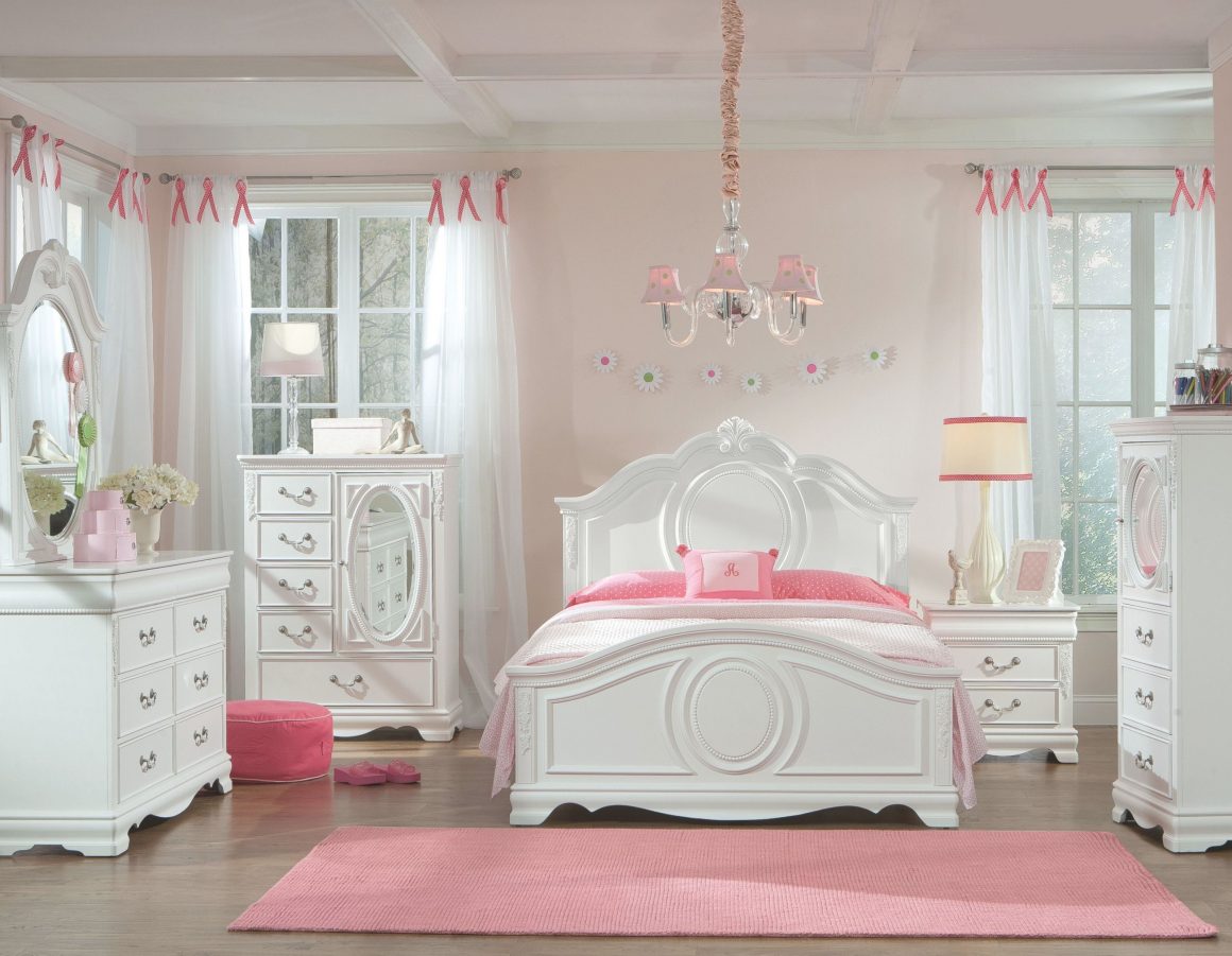 11 Disney Princess Bedroom Decor Ideas + Moana & Tiana Rooms