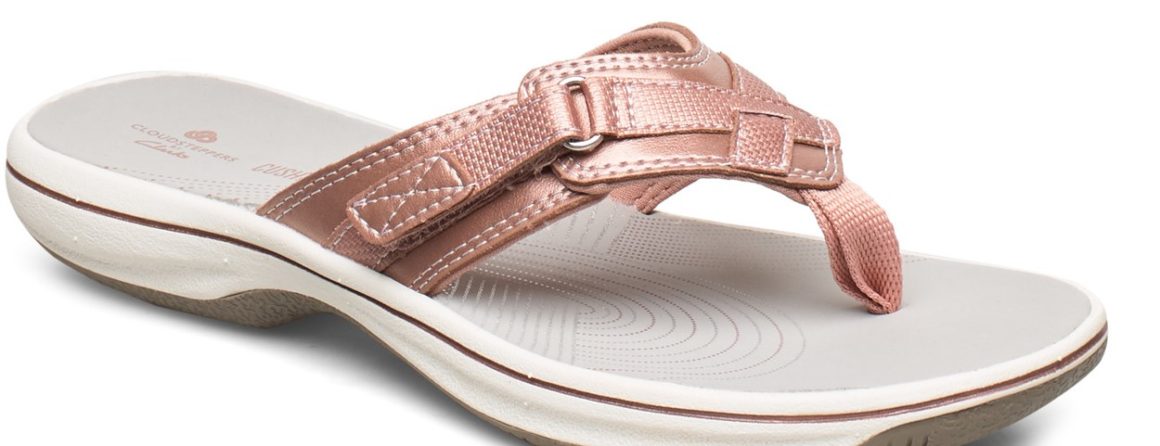 10 super cute sandals for plantar fasciitis and sore heels.