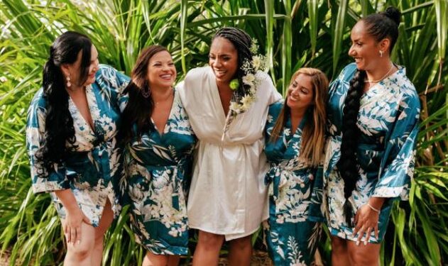 Season Dressing green tropical bridesmaids robes on black women