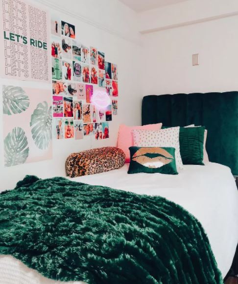 emerald green college dorm room idea