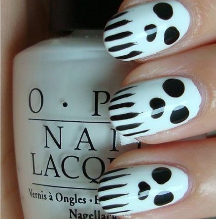 Halloween black and white ghost nails