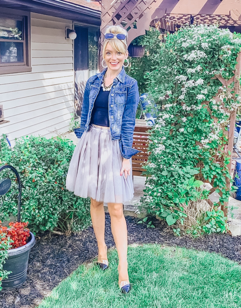 cute outfit for teachers on a budget with tulle skirt and jean jacket