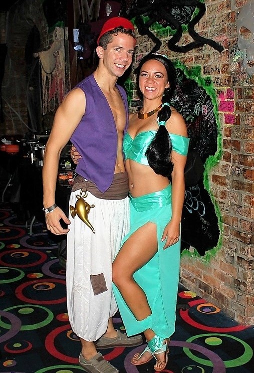 Aladdin and Jasmine Disney couples Halloween costumes from a Disney movie