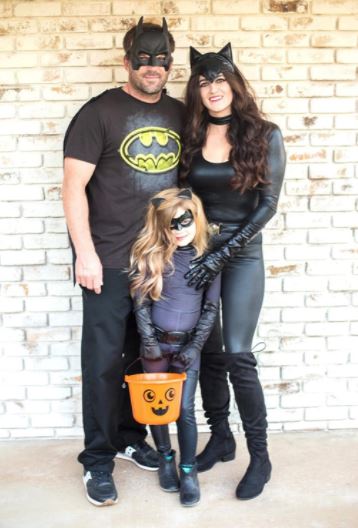 DC Comics family costumes with Batman and Catwoman