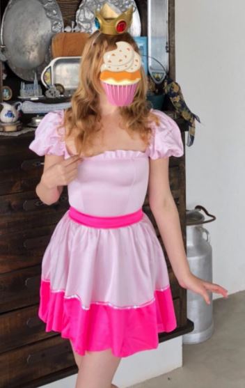 Princess Peach Halloween costume for blondes