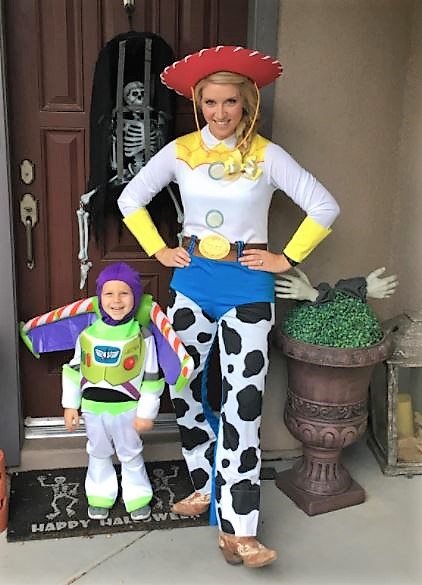cute Disney costume for mom and son with Jessie and Buzz