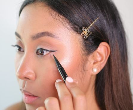 NYX PROFESSIONAL MAKEUP Epic Ink Liner, Waterproof Liquid Eyeliner, Black on Asian woman