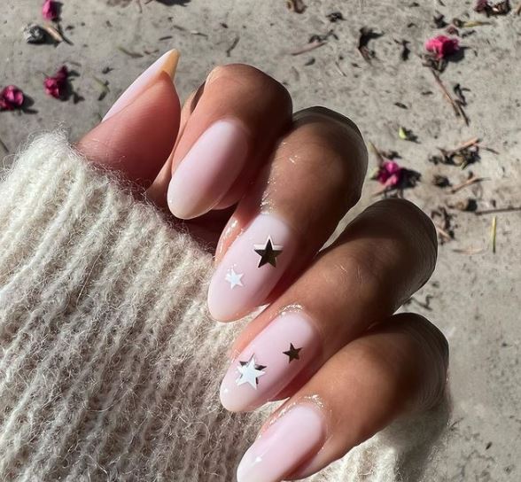 gold stars winter nail design