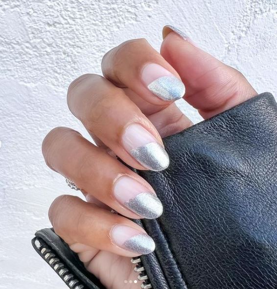 winter nail polish design silver tips
