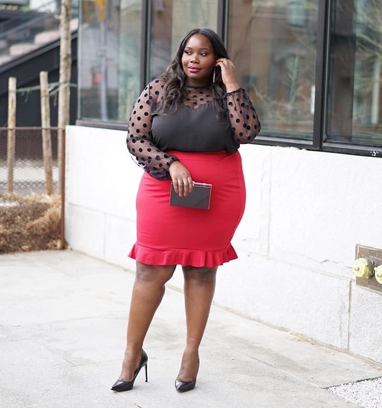 plus size Valentine's Day dinner outfit with red skirt