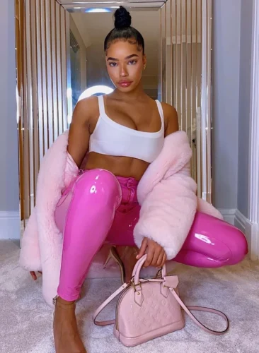 Baddie hot pink pants outfit