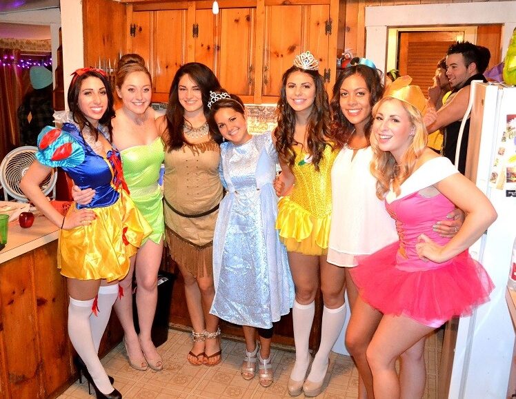 Disney princesses costumes for college students