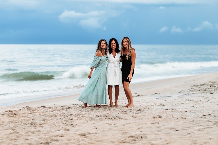 Family Beach Photo Outfits for 3 Women