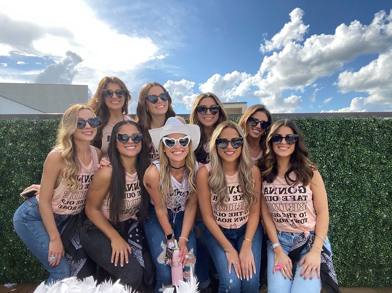 Matching Nashville Bachelorette PArty Outfits with Pink T Shirts