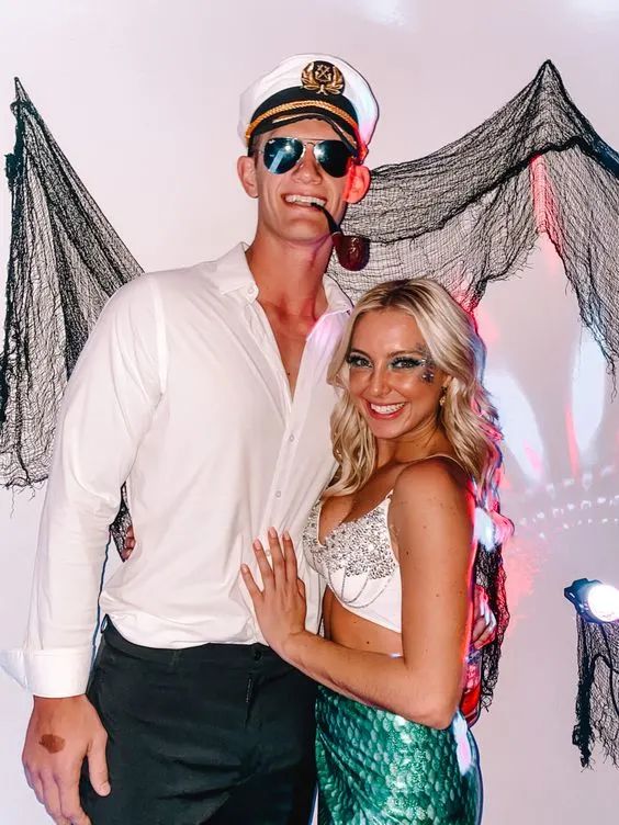 47 Best College Couple Costumes for Halloween!
