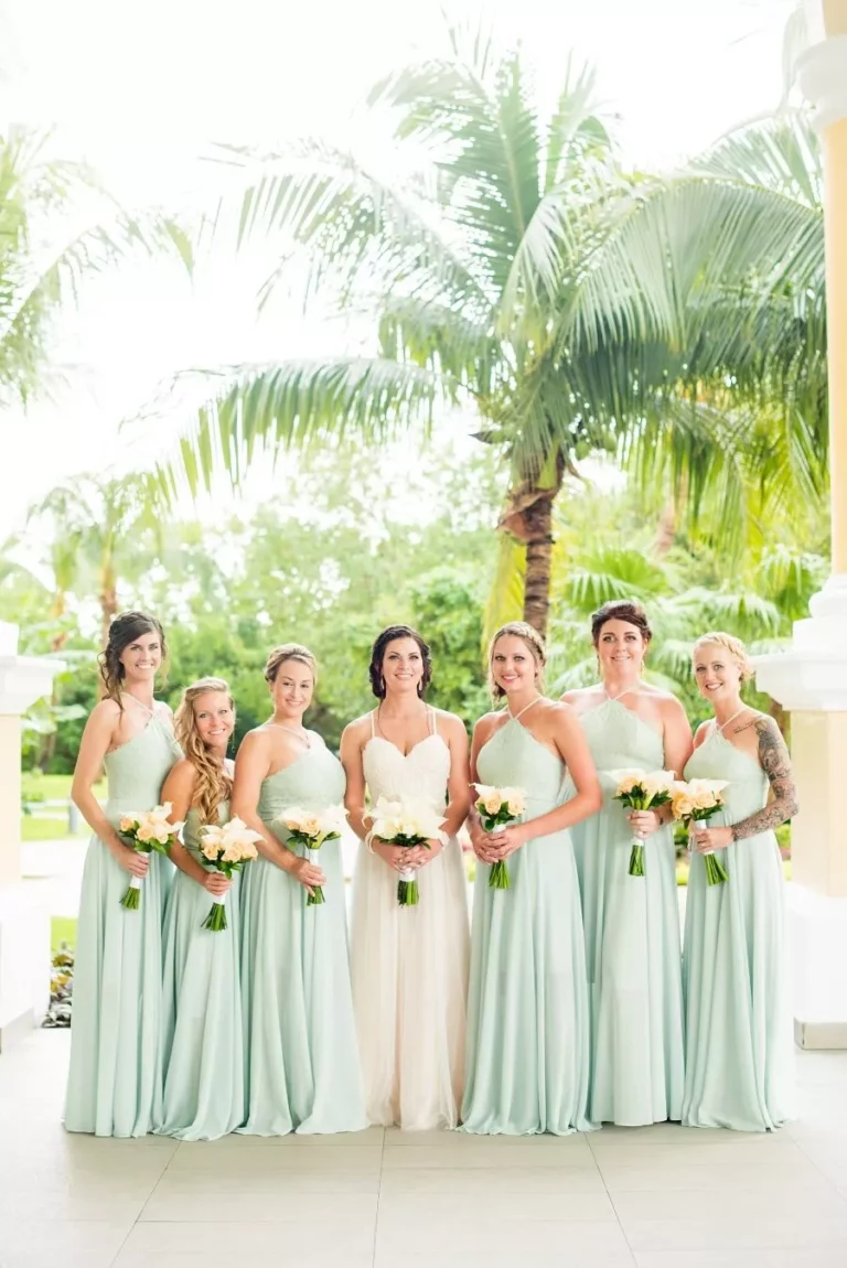 Beach Wedding Colors: 5 Best Colors for Bridesmaid Dresses
