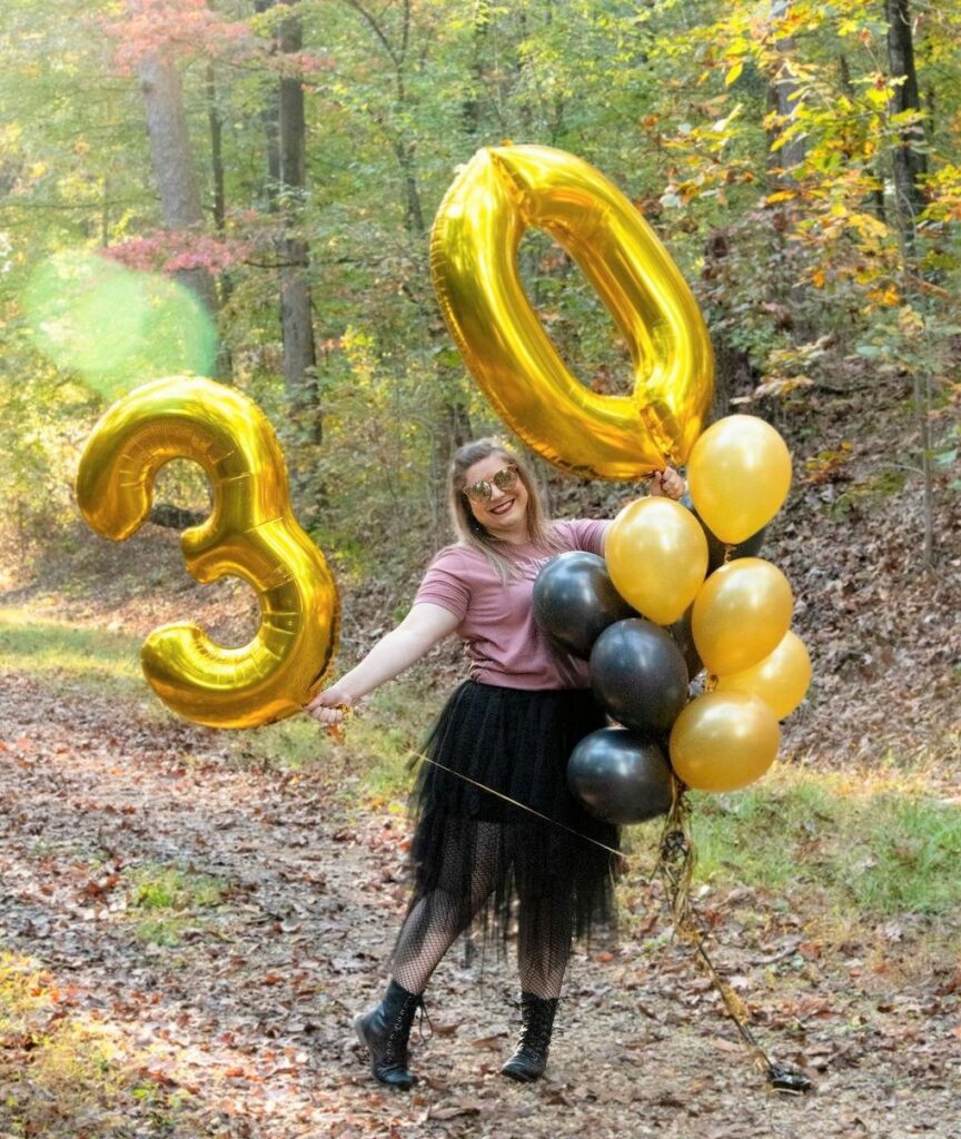 Cute and Casual 30th Birthday Photo Shoot Outfit with Black Skirt for Plus Size Woman