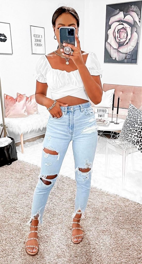 Sexy Cute Miami Beach Outfit with Jeans and White Crop Top and Studded Sandals