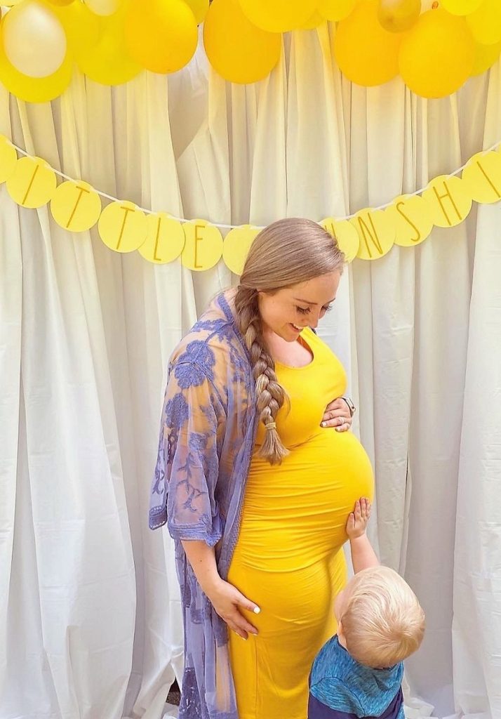 Cute Yellow Maternity Dress fro Baby Shower with Short Sleeves and Ruched Side