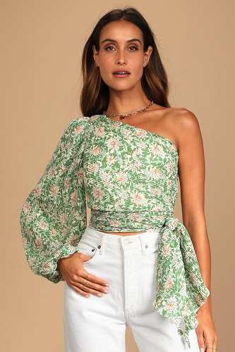 White Capri Outfit with One Shoulder Blouse Top in Floral Print