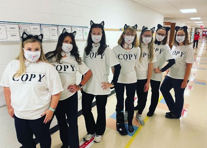 Easy Group Halloween Costumes for Teachers Copy Cats