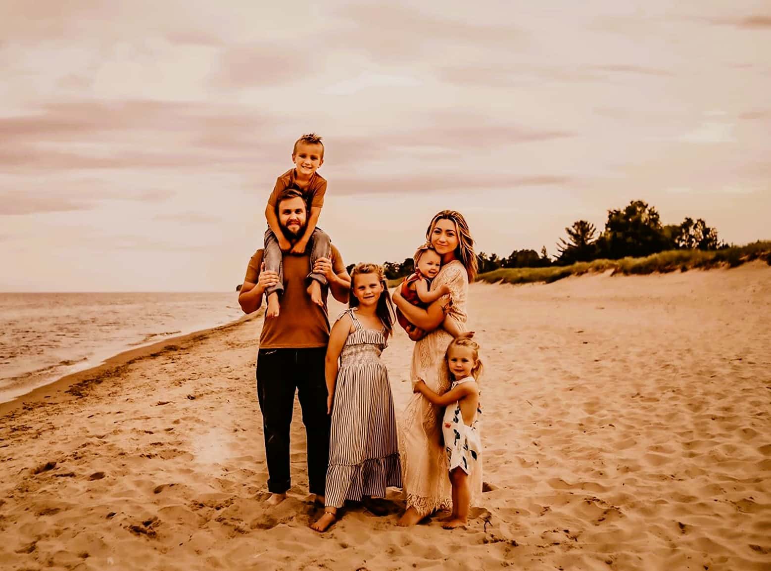 Family Beach Photo Outfits