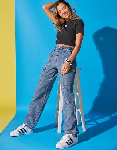 Jeans Cargo Pants Outfit with Snakers