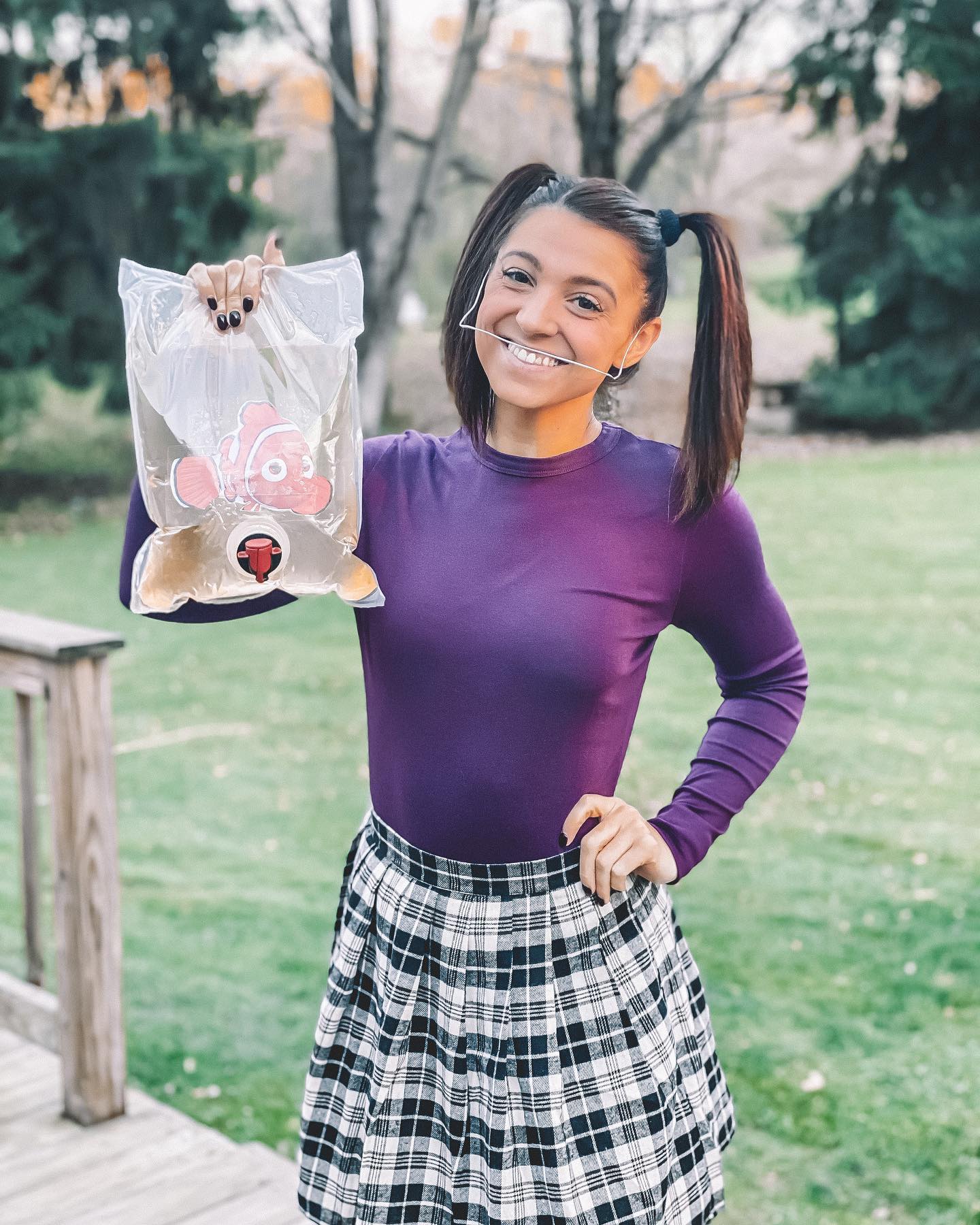 funny DIY Halloween costume for women Darla from Finding Nemo