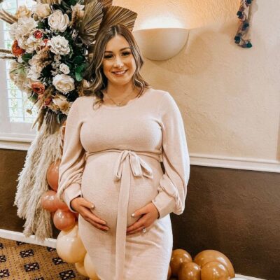 Cute Maternity Thanksgiving Outfit