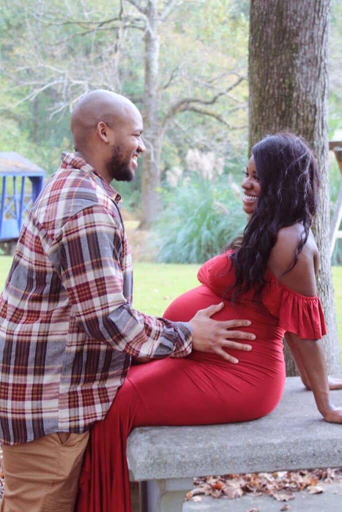 24 Creative Black Couple Maternity Photo Ideas.