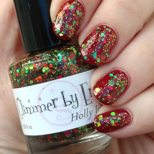 13 Best Christmas Nail Colors for a Cheerful Holiday Season