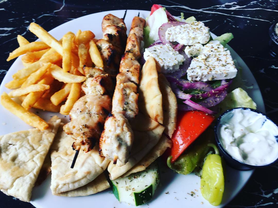 Neptune Grill Gulfport, FL Restaurant chicken souvlaki platter 