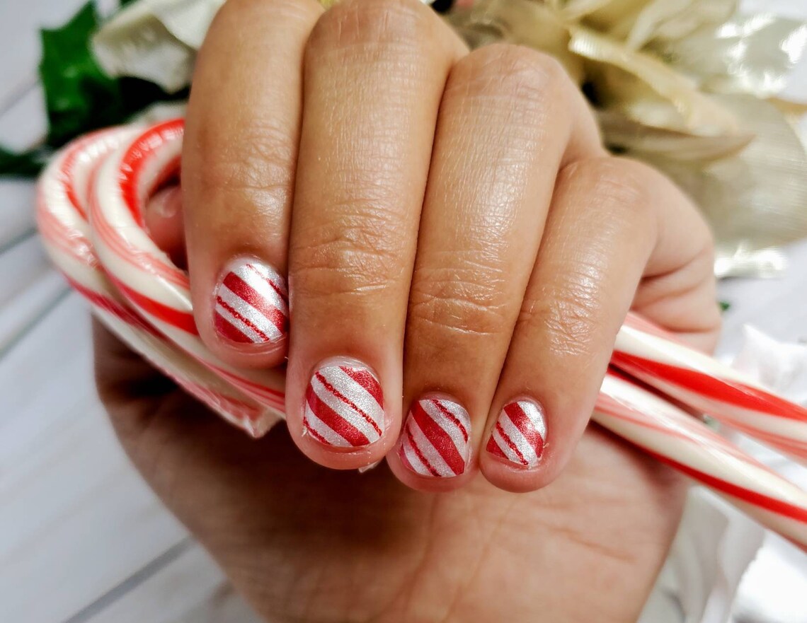 Christmas Nails Candy Canes