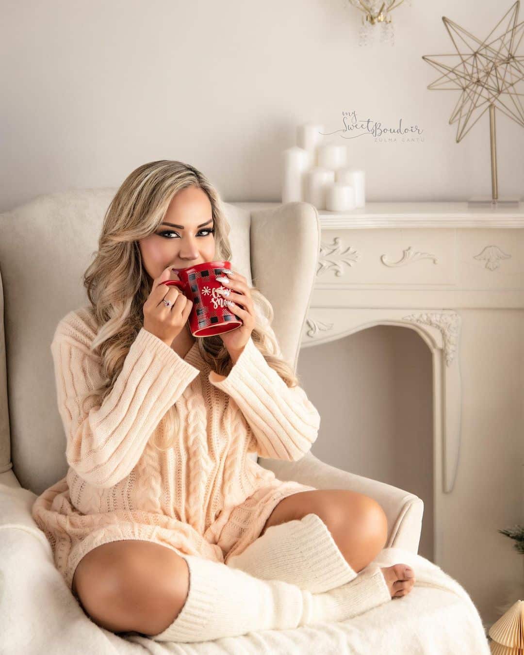 cute Christmas boudoir photo idea with hot cocoa