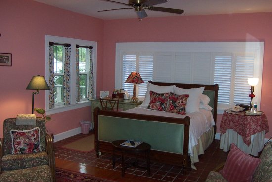 Gulfport, Florida Bed and Breakfast Sea Breeze Manor Inn