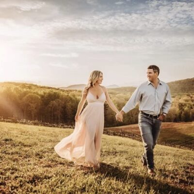 spring engagement photo outfits and ideas