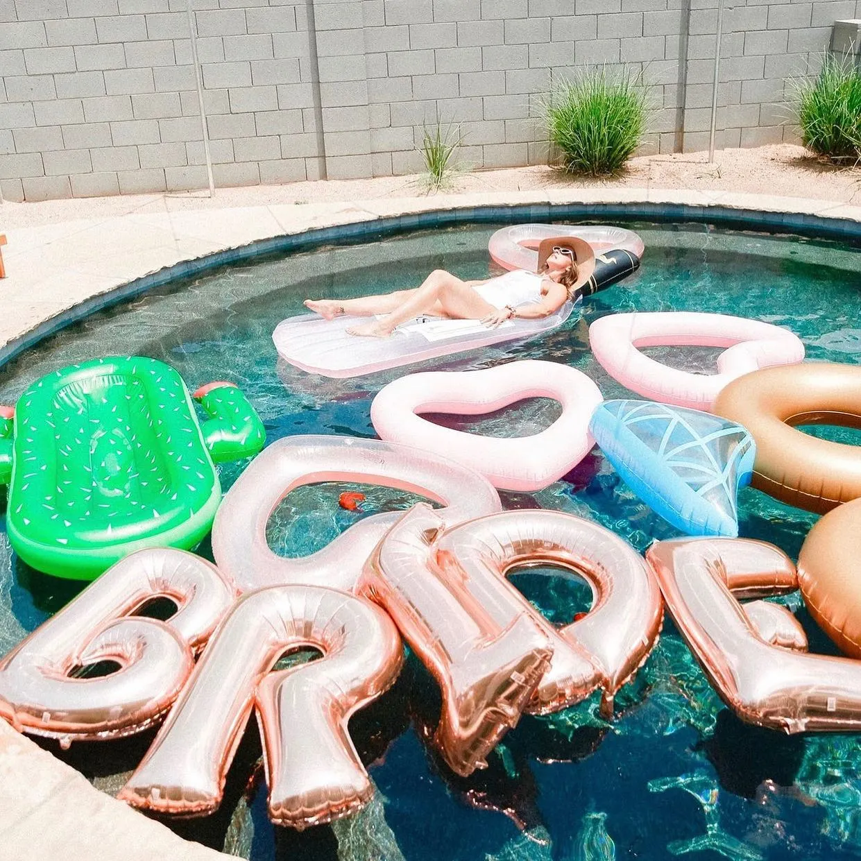 bachelorette pool party floats