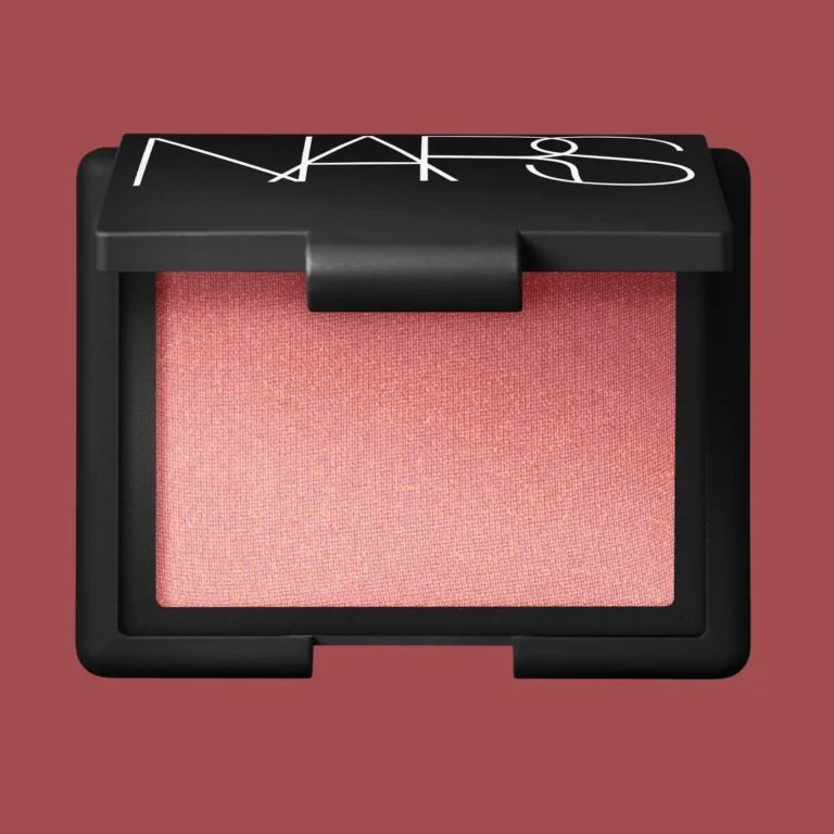 5 Best Blushes for Women with Blonde Hair