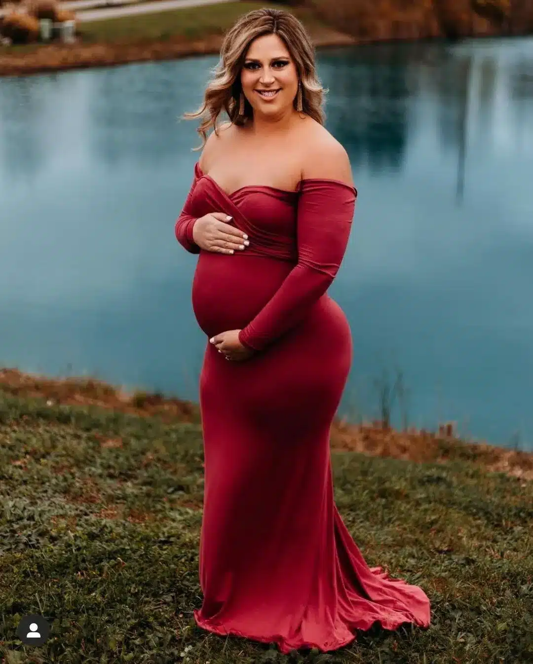burgundy fall maternity photoshoot dress