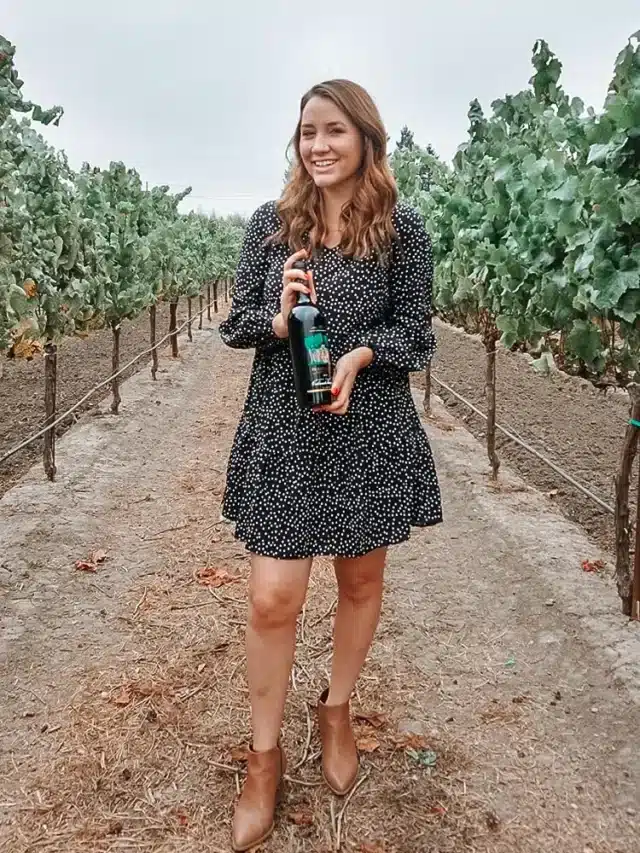 fall winery outfit with booties